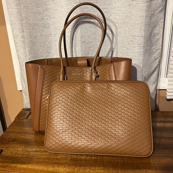 Michael Kors Kali Leather Large Tote Purse Satchel with Laptop / iPad Case - Picture 2 of 10